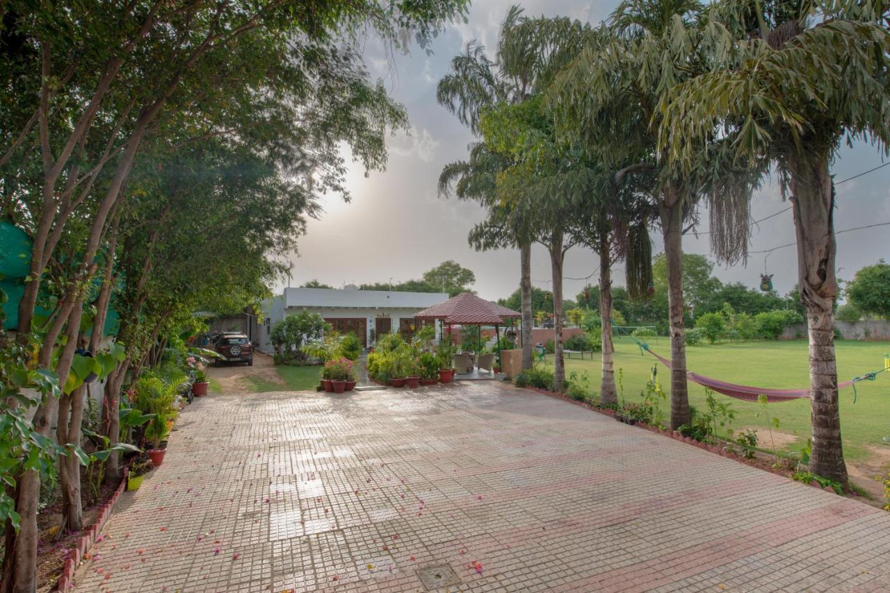The Singh Farm Cosy Private Pool Farm Villa Gurgaon Buitenkant foto