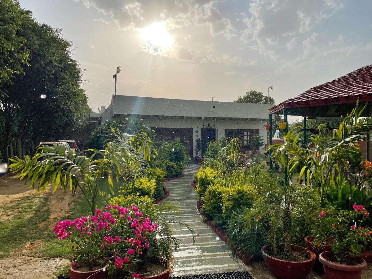 The Singh Farm Cosy Private Pool Farm Villa Gurgaon Buitenkant foto