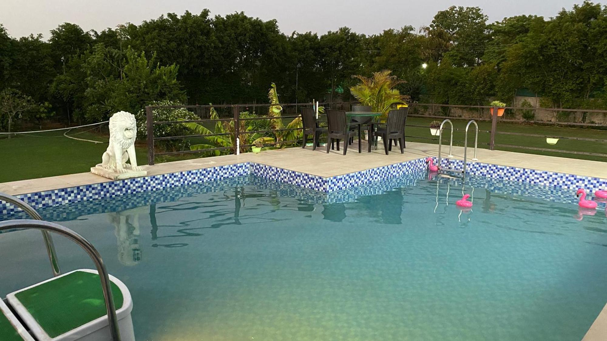 The Singh Farm Cosy Private Pool Farm Villa Gurgaon Buitenkant foto